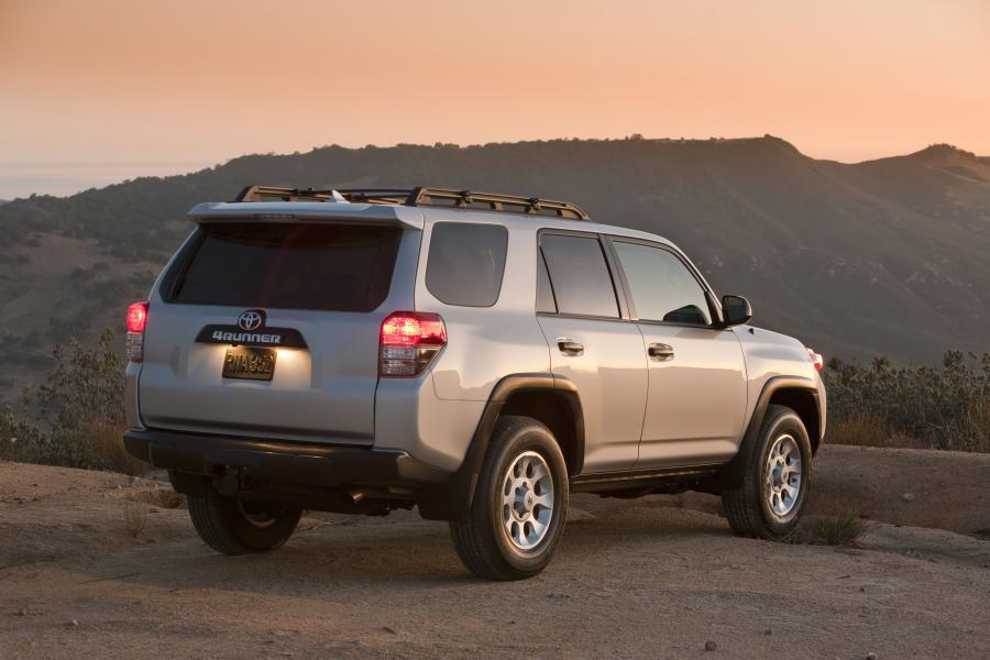  Toyota 4Runner Trail 2010 года  (фото 29 из 66)
